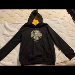 Kids size 8 Boston Bruins hoodie.